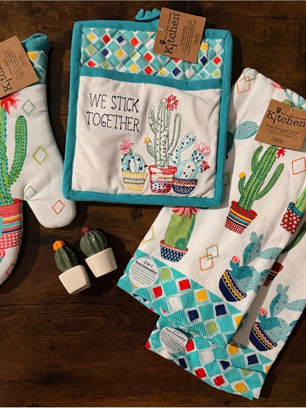 Cactus Theme Kitchen Set Potholder, Oven Mitt, Towels & Salt and Pepper Shakers